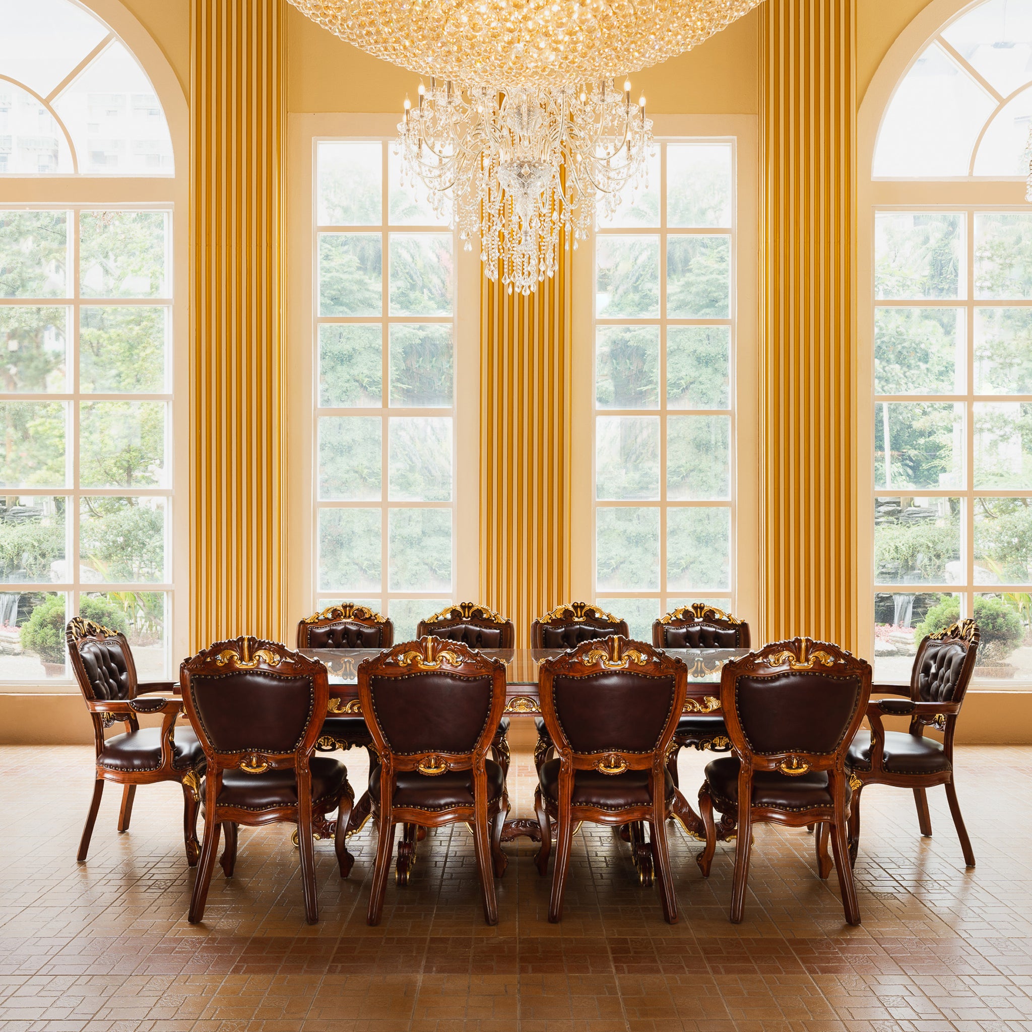 Grand Chambord Dining Set