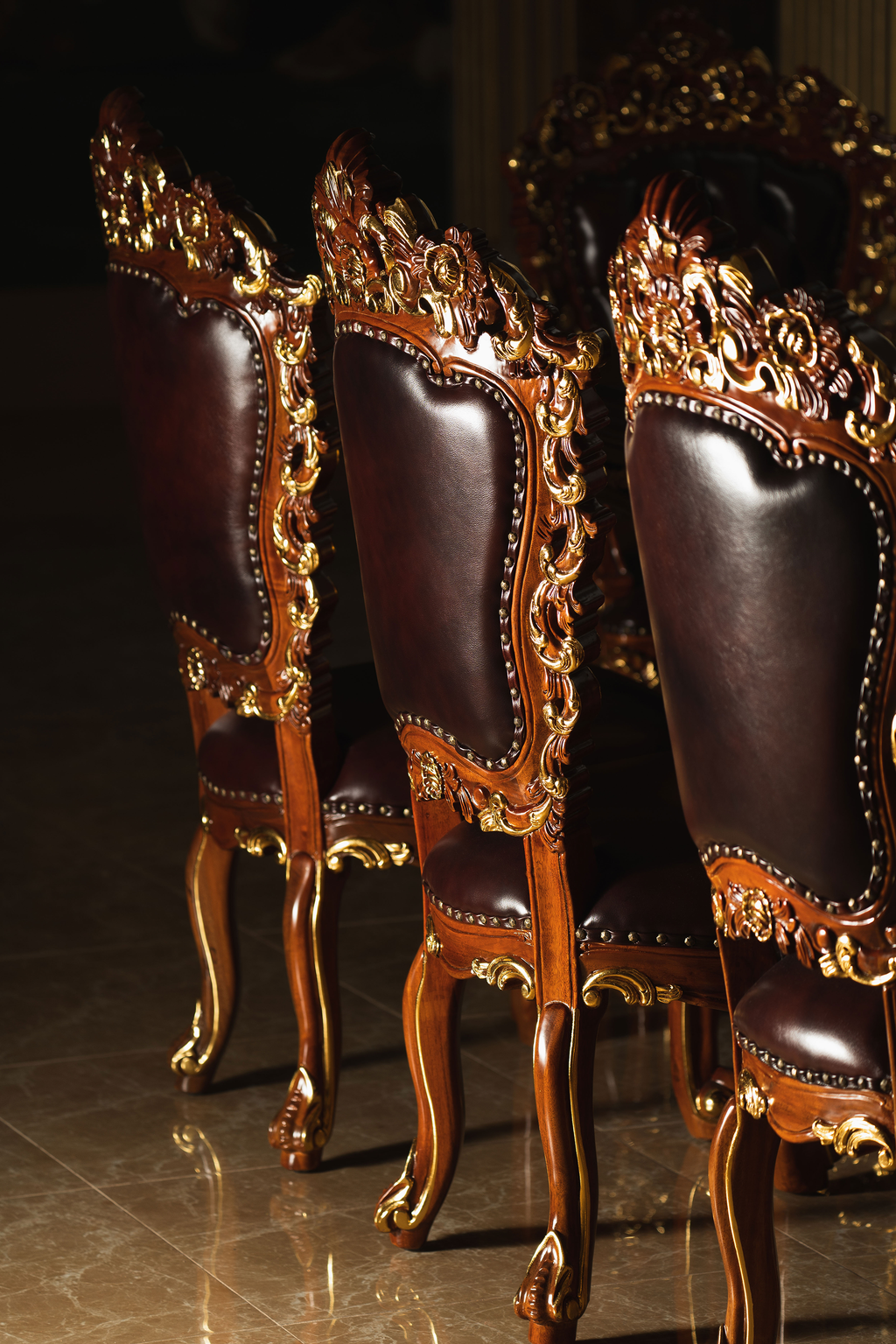 Grand Palazzo Dining Set