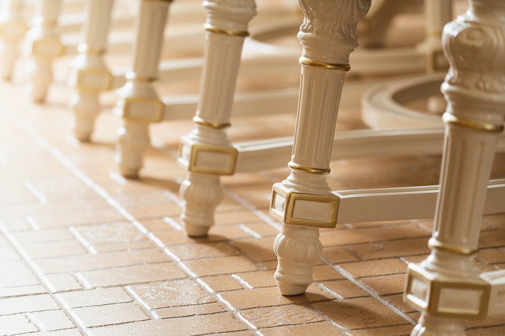 The CAMILLA Dining Set