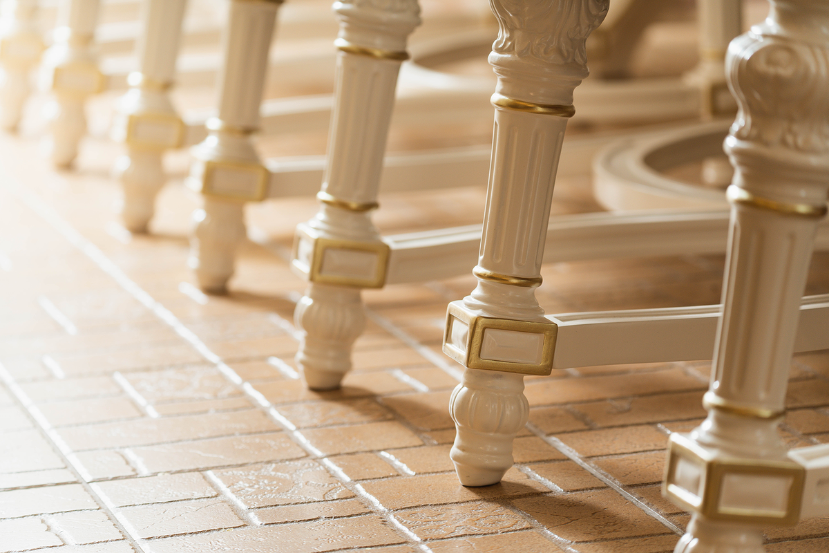 The CAMILLA Dining Set