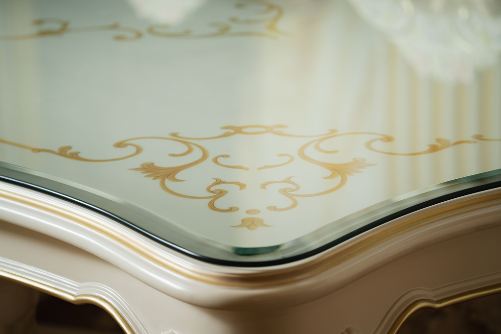 The CAMILLA Dining Set