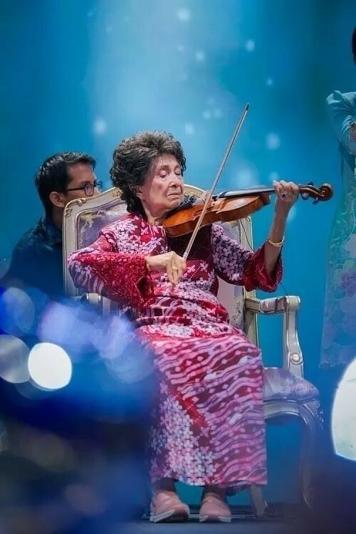 EDWARD 1+2 Armchair Set