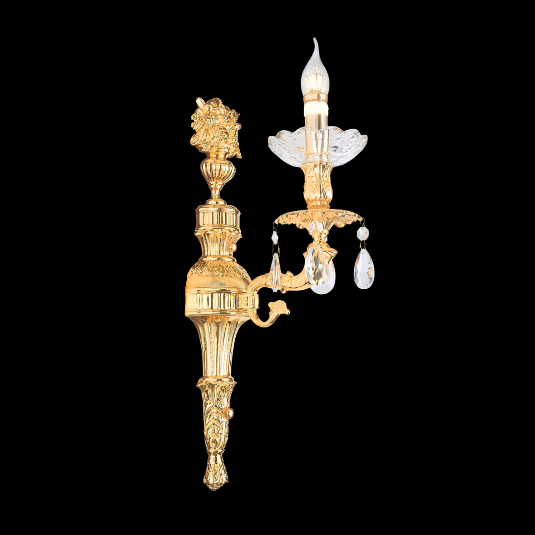 MAESTRA single-bulb wall sconce with New Zealand mother-of-pearl trimmings and a lustrous gold finish; available at our Kuala Lumpur furniture mall with free Klang Valley installation.